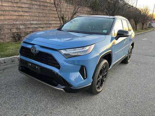 2022 Toyota RAV4 Hybrid SE