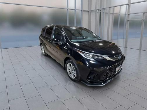 2023 Toyota Sienna XSE 7 Passenger
