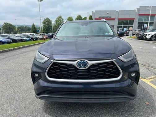 2022 Toyota Highlander Hybrid XLE