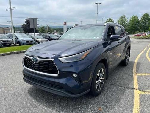 2022 Toyota Highlander Hybrid XLE