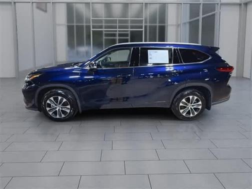 2022 Toyota Highlander Hybrid XLE