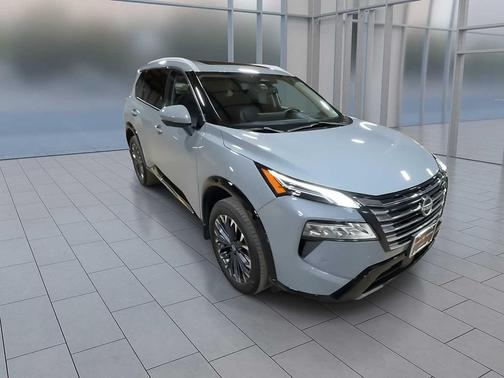 2024 Nissan Rogue Platinum