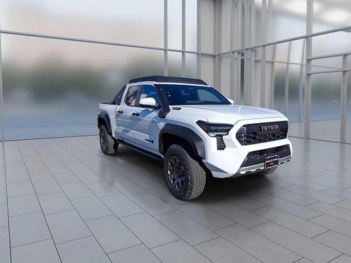 2026 Toyota Tacoma Hybrid Trailhunter