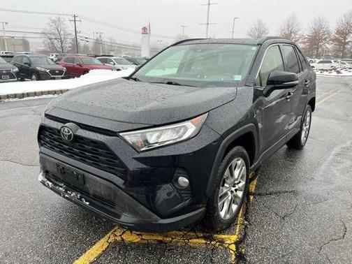 2019 Toyota RAV4 XLE Premium