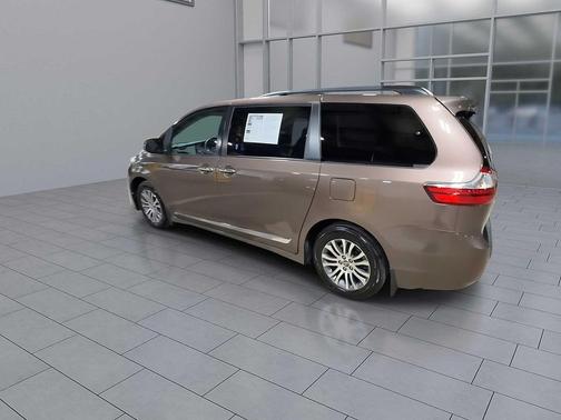 2018 Toyota Sienna XLE