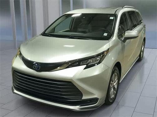 2021 Toyota Sienna LE