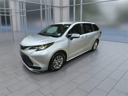 2021 Toyota Sienna LE
