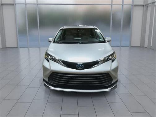 2021 Toyota Sienna LE