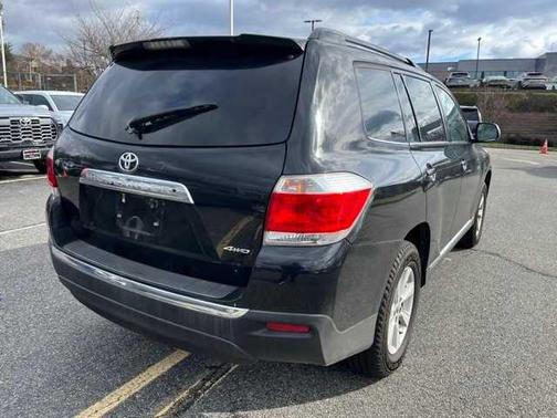 2012 Toyota Highlander SE