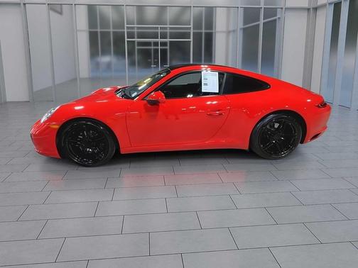 2019 Porsche 911 Carrera
