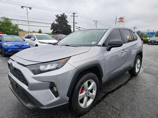 2022 Toyota RAV4 LE