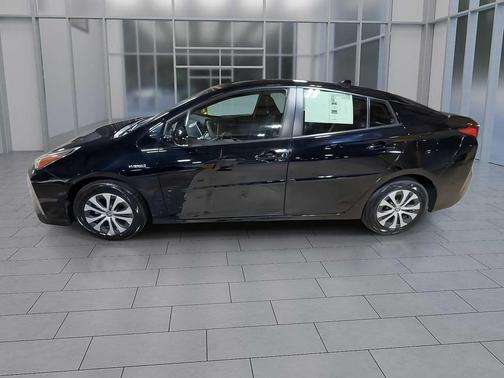 2020 Toyota Prius LE