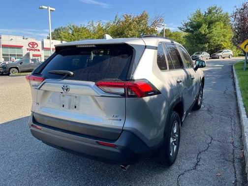 2022 Toyota RAV4 Hybrid LE