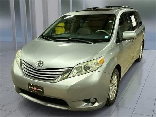 2011 Toyota Sienna XLE