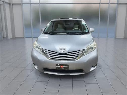 2011 Toyota Sienna XLE