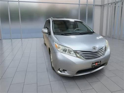 2011 Toyota Sienna XLE