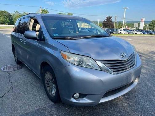 2011 Toyota Sienna XLE