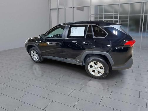 2021 Toyota RAV4 Hybrid LE