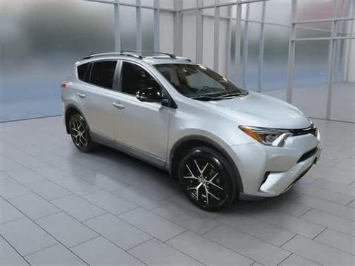 2017 Toyota RAV4 SE