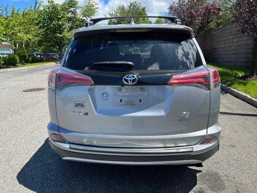 2017 Toyota RAV4 SE