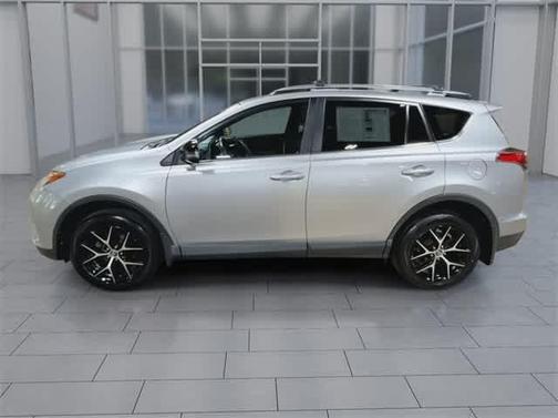2017 Toyota RAV4 SE