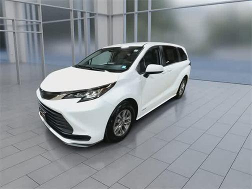 2021 Toyota Sienna LE