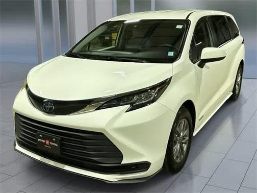 2021 Toyota Sienna LE