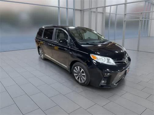 2018 Toyota Sienna XLE