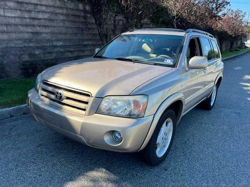2004 Toyota Highlander Base