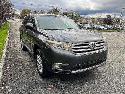 2013 Toyota Highlander SE