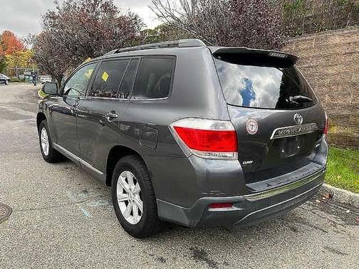 2013 Toyota Highlander SE