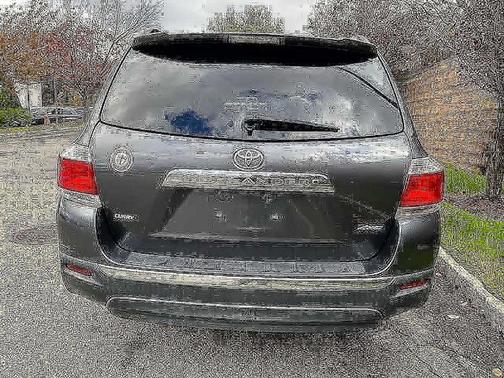 2013 Toyota Highlander SE