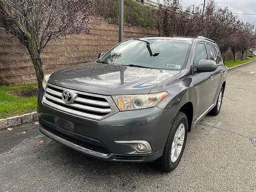 2013 Toyota Highlander SE