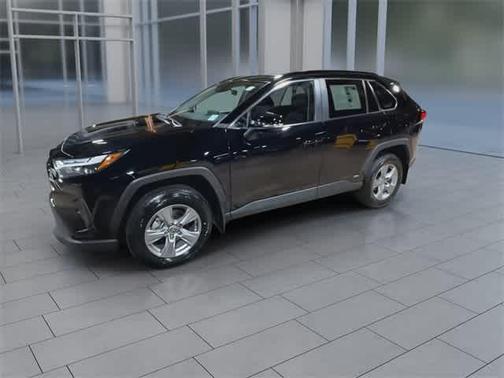2022 Toyota RAV4 Hybrid XLE