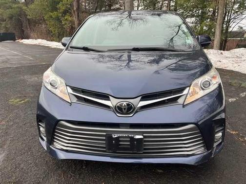 2019 Toyota Sienna XLE Premium