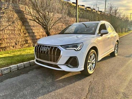 2023 Audi Q3 Premium 45 TFSI S line quattro Tiptronic