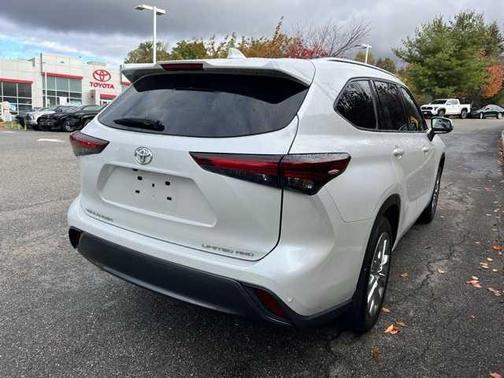 2024 Toyota Highlander Limited