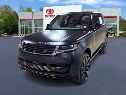 2024 Land Rover Range Rover P615 SV