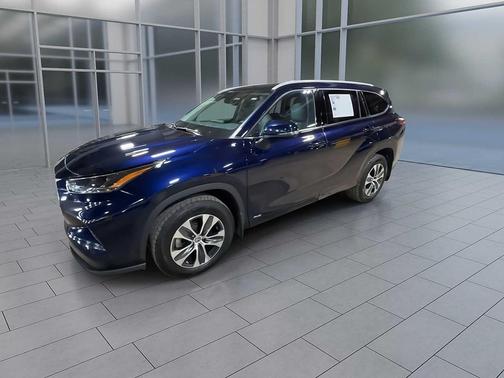 2022 Toyota Highlander Hybrid XLE
