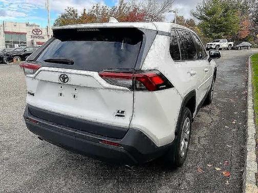 2022 Toyota RAV4 LE
