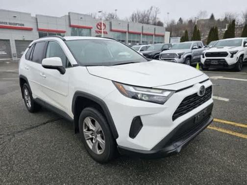 2023 Toyota RAV4 XLE