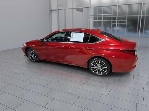 2022 Lexus ES 350 Base