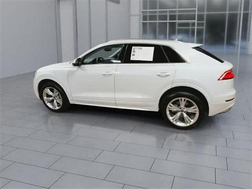 2022 Audi Q8 55 Premium