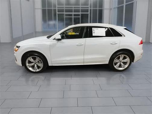 2022 Audi Q8 55 Premium