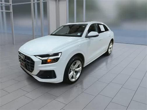 2022 Audi Q8 55 Premium