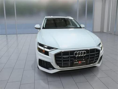 2022 Audi Q8 55 Premium
