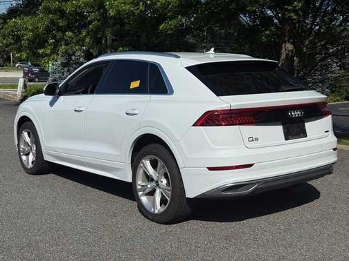 2022 Audi Q8 55 Premium