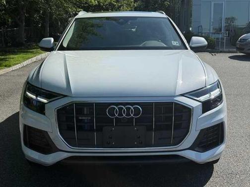 2022 Audi Q8 55 Premium