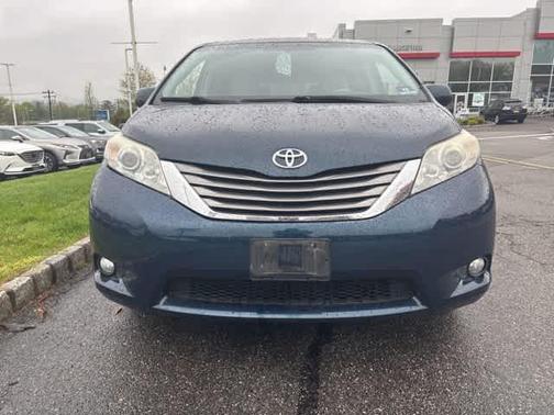 2011 Toyota Sienna XLE
