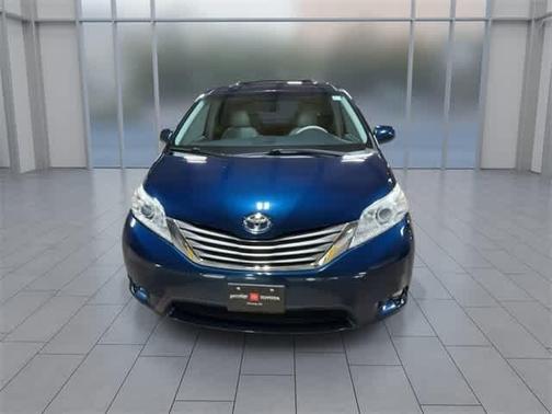 2011 Toyota Sienna XLE